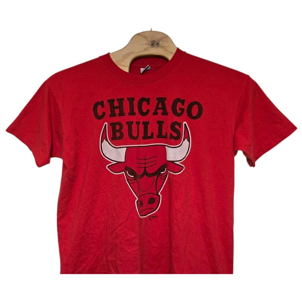 Vintage 90s Chicago Bulls Red Short Sleeve Graphic Tee